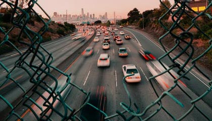 “广西政协原副主席彭晓春被开除党籍，违纪违法问题严重”